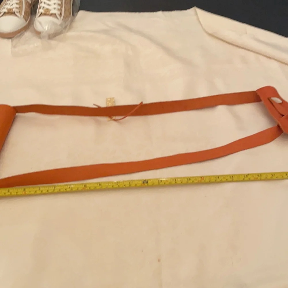 Unique artisan created leather purse (OLCC-AF)